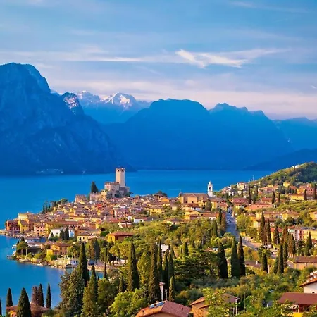 Traumhafter Rustico Direkt Am Ufer Des Gardasees By Interhome Tatil Evi Malcesine
