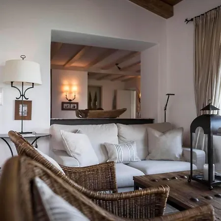 Traumhafter Rustico Direkt Am Ufer Des Gardasees By Interhome Vakantiehuis