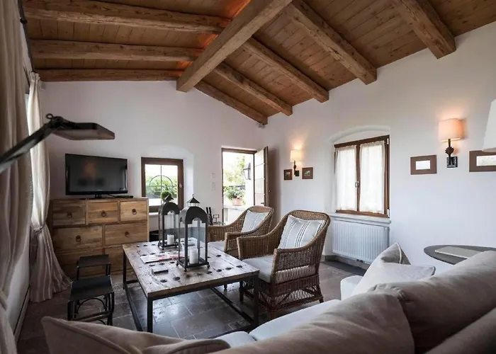 Vakantiehuis Traumhafter Rustico Direkt Am Ufer Des Gardasees By Interhome