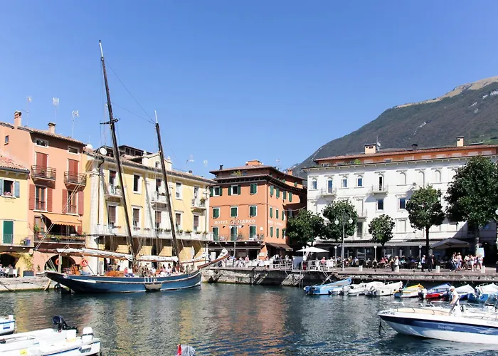 Vakantiehuis Traumhafter Rustico Direkt Am Ufer Des Gardasees By Interhome Malcesine