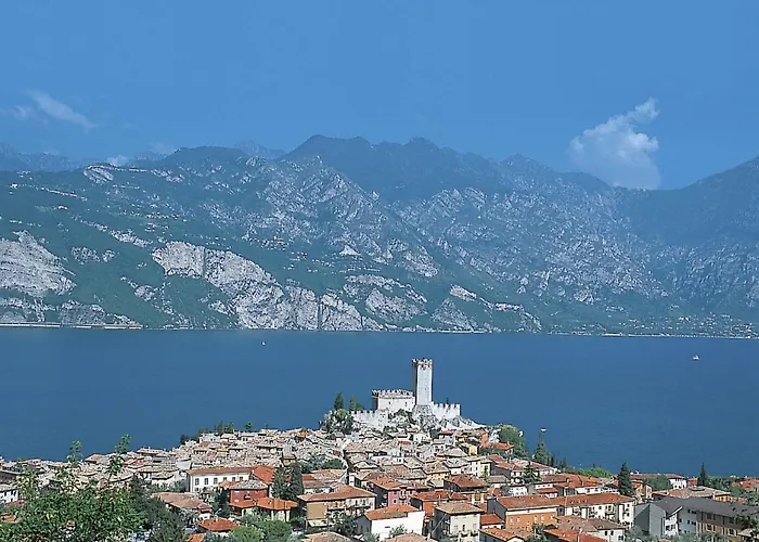 Traumhafter Rustico Direkt Am Ufer Des Gardasees By Interhome *